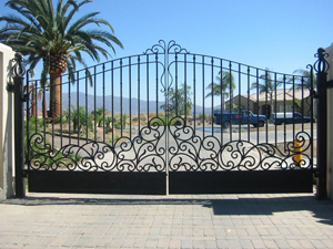 driveway gate east lake